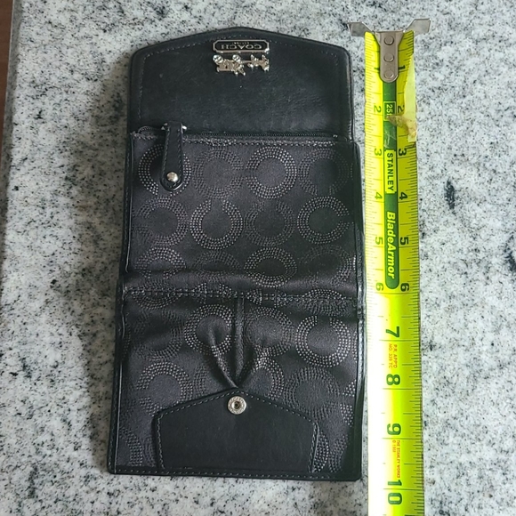 Authentic Coach signature  wallet - Picture 5 of 9